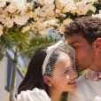 Larissa Manoela casou! Atriz posta fotos de cerimônia com André Luiz Frambach
