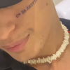 Fã tatua frase em homenagem à Anitta e choca web