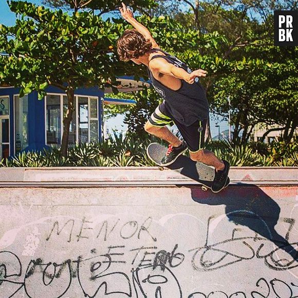 Rafael Vitti manda bem nas manobras radicais e compartilha seus momentos no skate no Instagram 