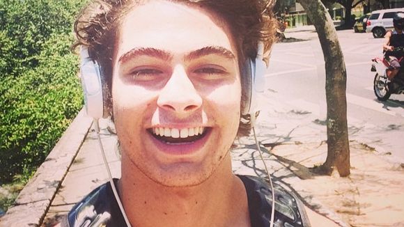 Rafael Vitti, de "Malhação", arrasa no skate e posta fotos e vídeos no Instagram