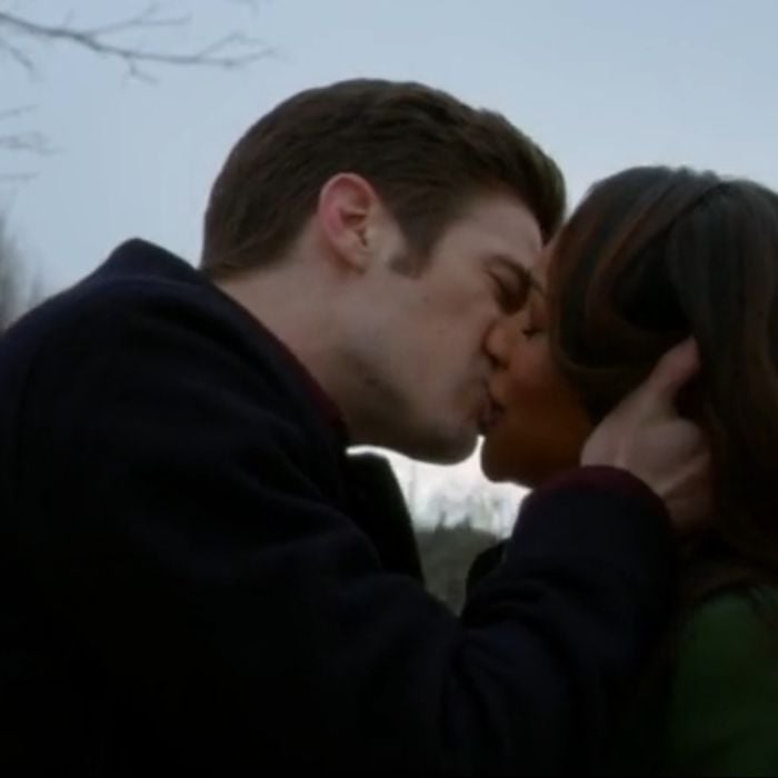 Barry (Grant Gustin) e Iris (Candice Patton) se beijaram em &quot;The Flash&quot;