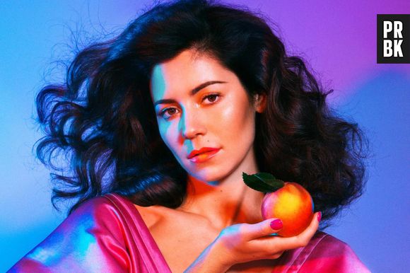 Marina and the Diamonds teve problemas no vôo quando vinha para São Paulo se apresentar no Lollapalooza 2015