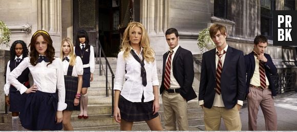 Em "Gossip Girl", as meninas podiam escolher como usar o uniforme da escola