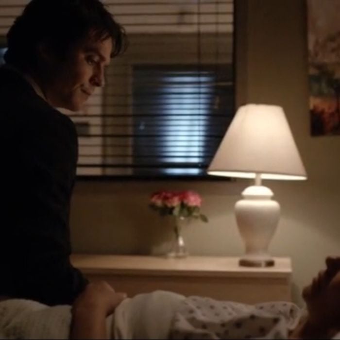 Damon (Ian Somerhalder) não entendia o que aconteceu com Elena (Nina Dobrev) em &quot;The Vampire Diaries&quot;