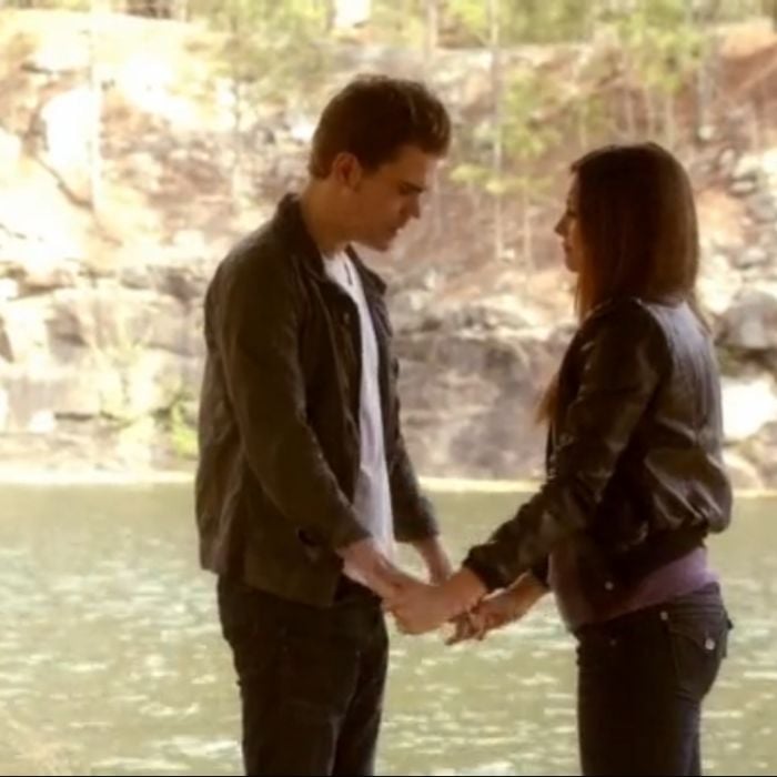 Stefan (Paul Wesley) e Elena (Nina Dobrev) se emocionaram em seu adeus de &quot;The Vampire Diaries&quot;