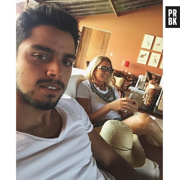 Rodrigo Simas exibe sua versão com barba em foto no Instagram