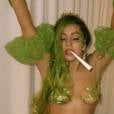 Lady Gaga afirma que fuma maconnha para esquecer da fama: "O motivo pelo qual eu me apaixonei pela maconha é porque fazia com que eu me esquecesse completamente que eu sou famosa"