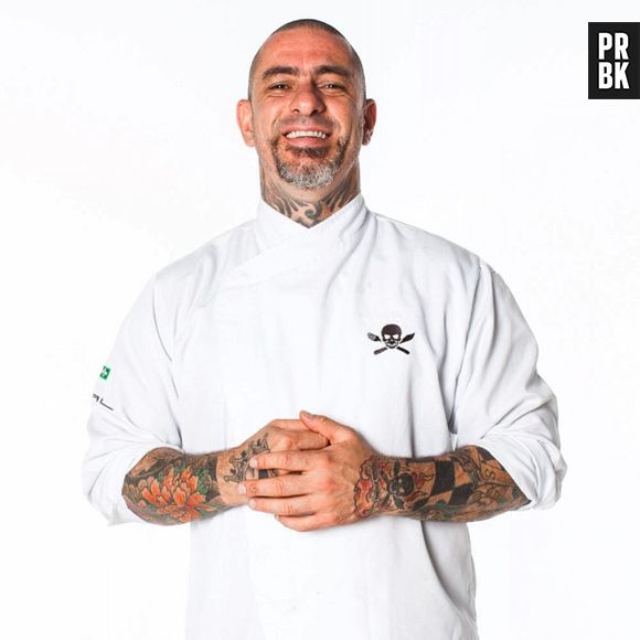 Seja de dolma ou sem camisa, Henrique Fogaça arranca suspiros dentro e fora do "MasterChef Brasil"