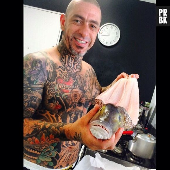 Henrique Fogaça, do "MasterChef Brasil", vive mostrando seu físico em fotos na web