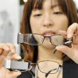 Óculos que "piscam" foram inventados por japoneses