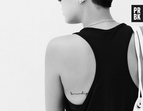 Palavras pequenas são boas opções de tatuagem