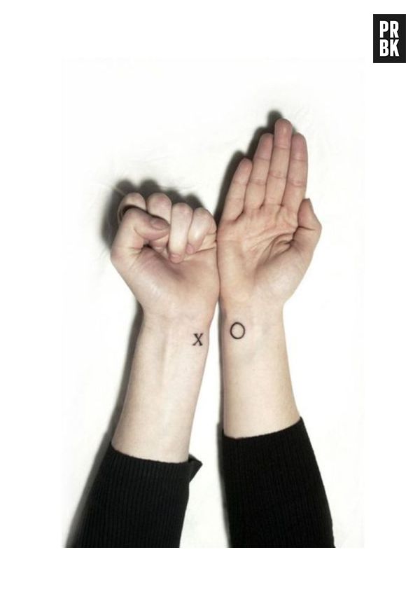 Mais uma brincadeira entre as tatuagens mais simples. A ideia dá surper certo!