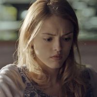 Reta Final "Sete Vidas": Júlia (Isabelle Drummond) resolve viajar com Pedro e não conta para Felipe