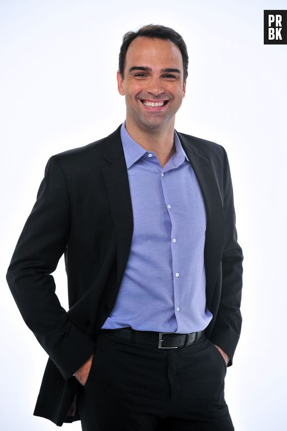 Tadeu Schmidt continuará apresentando o "Fantástico"