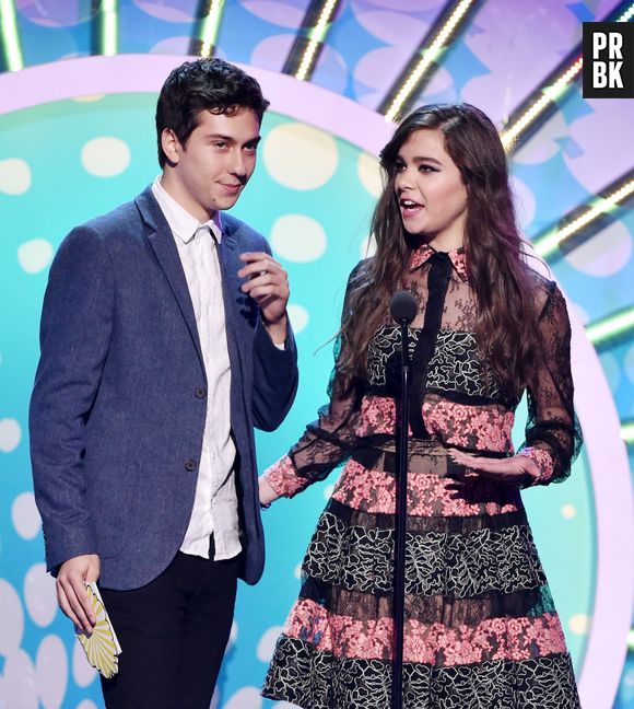Nat Wolff foi um dos apresentadores do Teen Choice Awards 2014