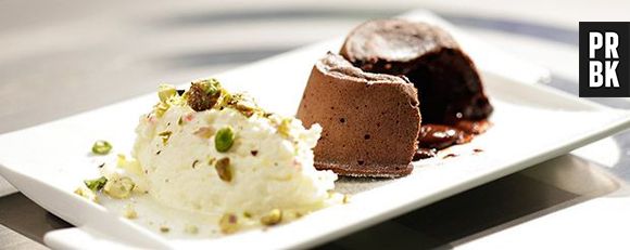 Que tal esse petit gateau com chantilly de chocolate branco e pimenta, apresentado por Fernando no "MasterChef Brasil"?