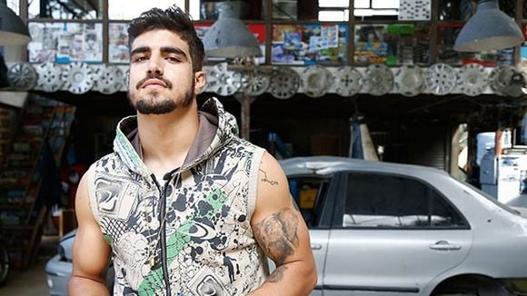 Caio Castro, o Grego de "I Love Paraisópolis", torce por final trágico do personagem: "Podia morrer"