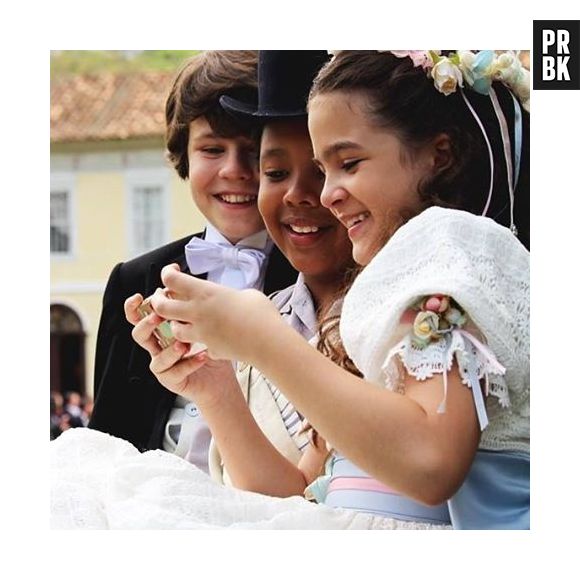 Em "Além do Tempo", Mel Maia se divertia nas gravações da primeira fase da trama