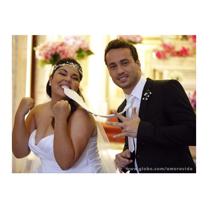 Perséfone (Fabiana Karla) e Daniel (Rodrigo Andrade) vão casar em cerimônia emocionante na trama das 21 horas da Globo!