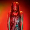 O remake de "Carrie - A Estranha" é protagonizado por Chloë Moretz e ganhou pegadinha no "Programa Silvio Santos"