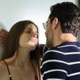 Alex (Rodrigo Lombardi) é apaixonado por Angel (Camila Queiroz) em "Verdades Secretas"