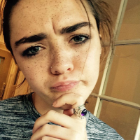 Maisie Williams, de "Game of Thrones", vira youtuber e lança seu primeiro vídeo com Sophie Turner!