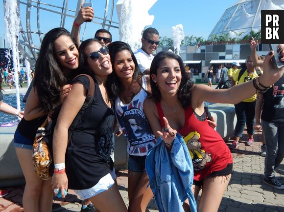 Fãs do Queen se divertem no primeiro dia do Rock in Rio 2015