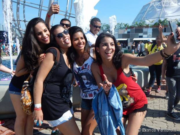 Fãs do Queen se divertem no primeiro dia do Rock in Rio 2015