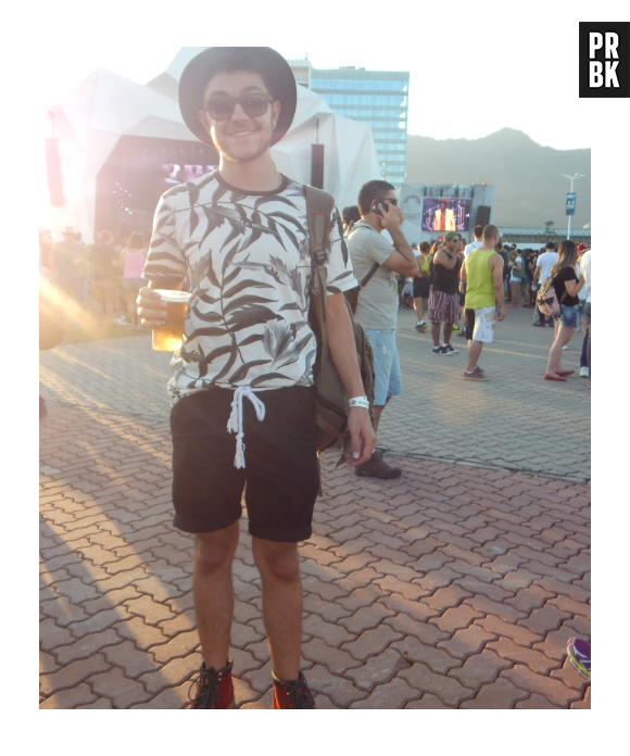 Um cara estiloso e aquela cervejinha gelada (pra quem é maior de idade!) para curtir o primeiro dia do Rock in Rio 2015
