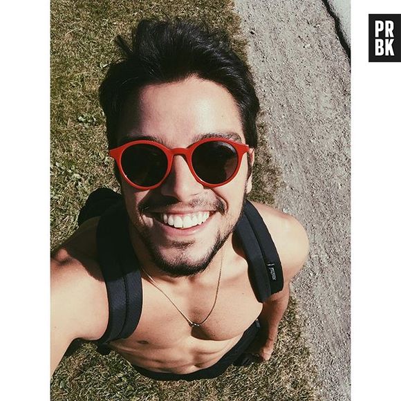 Rodrigo Simas deixa a dica para o sucesso em entrevista