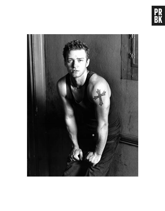 Justin Timberlake tatuou uma cruz quando ainda era bem novinho