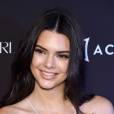 Kendall Jenner revela que piercing no mamilo deixou suas irmãs Kardashians chocadas