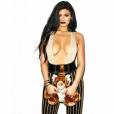 Kylie Jenner já protagonizou um ensaio sensual com look decotado