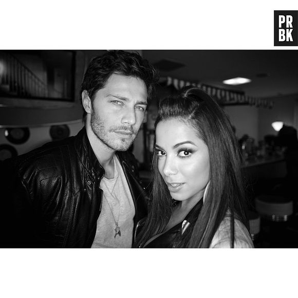 Anitta conseguiu emplacar mais de 5 milhões de streamings de "Deixa Ele Sofrer" no Spotify