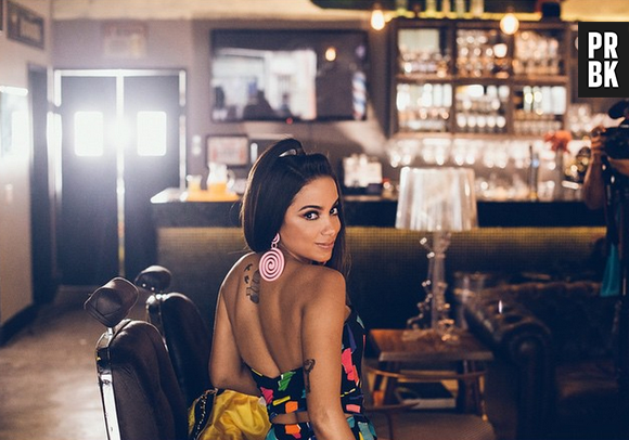 Anitta arrasa com "Deixa Ele Sofrer", primeiro single tirado do álbum "Bang"