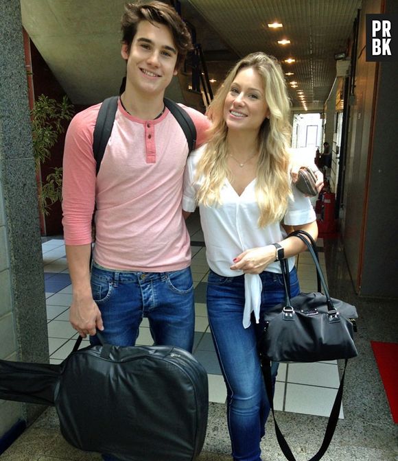 Mãe de Nicolas Prattes conta que sofreu com término do filho com Lívian Aragão