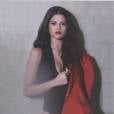 Selena Gomez usa dublê ao gravar clipe do terceiro single do disco "Revival"