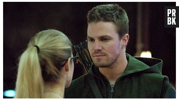 Em "Arrow" e "The Flash", Oliver (Stephen Amell) e Felicity (Emily Bett Rickards) terminam namoro!