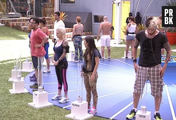 Juntos com os participantes do "BBB14", Valdirene (Tatá Werneck) participa de prova surpresa