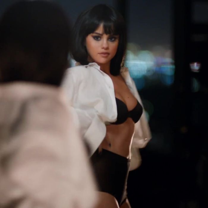 Selena Gomez recentemente divulgou clipe de &quot;Hands To Myself&quot;, terceiro single do álbum &quot;Revival&quot;