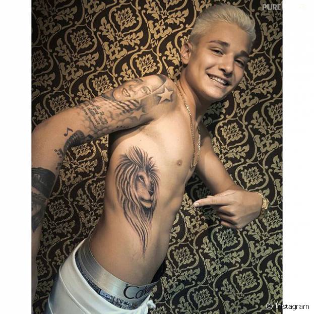 Mc Gui Faz Tatuagem De Leao Na Costela E Divide Opinioes Nas Redes Sociais Purebreak Por isso selecionamos hoje 30 tatuagens na costela para você se inspirar. mc gui faz tatuagem de leao na costela