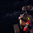 A animação "Wall-E" traz um lindo robozinho que vive solitário no planeta Terra, mas resolve se aventurar no espaço por conta de uma paixão