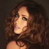 Anahi, ex-RBD, faz parte do clube dos canhotos!