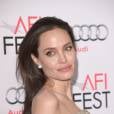 Angelina Jolie, uma das maiores estrelas de Hollywood, é canhota!