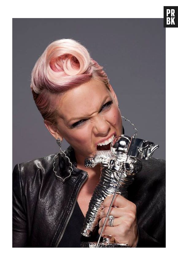 A diva do pop-rock Pink é canhota! 