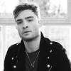 Ed Westwick, o eterno Chuck de "Gossip Girl", também é canhoto!