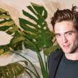 Robert Pattinson contracenou com Kristen Stewart na saga "Crepúsculo". Os dois até namoraram na vida real!