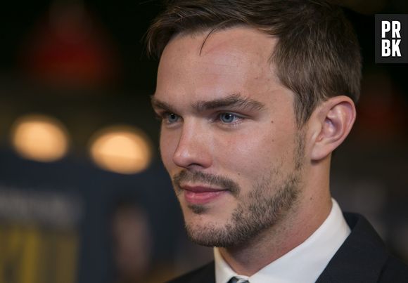 Kristen Stewart está prestes a se envolver com Nicholas Hoult nas telonas, no inédito "Equals"