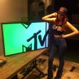 Maria Eugênia, da MTV, compartilha look em dia de trabalho