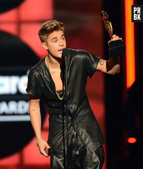 Justin Bieber ficou super emocionado com seu prêmio no Billboard Music Awards de 2013